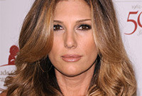 Daisy-fuentes-makeup-for-tanned-skin-side